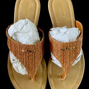 Náutica flip flops, size 8 in tan